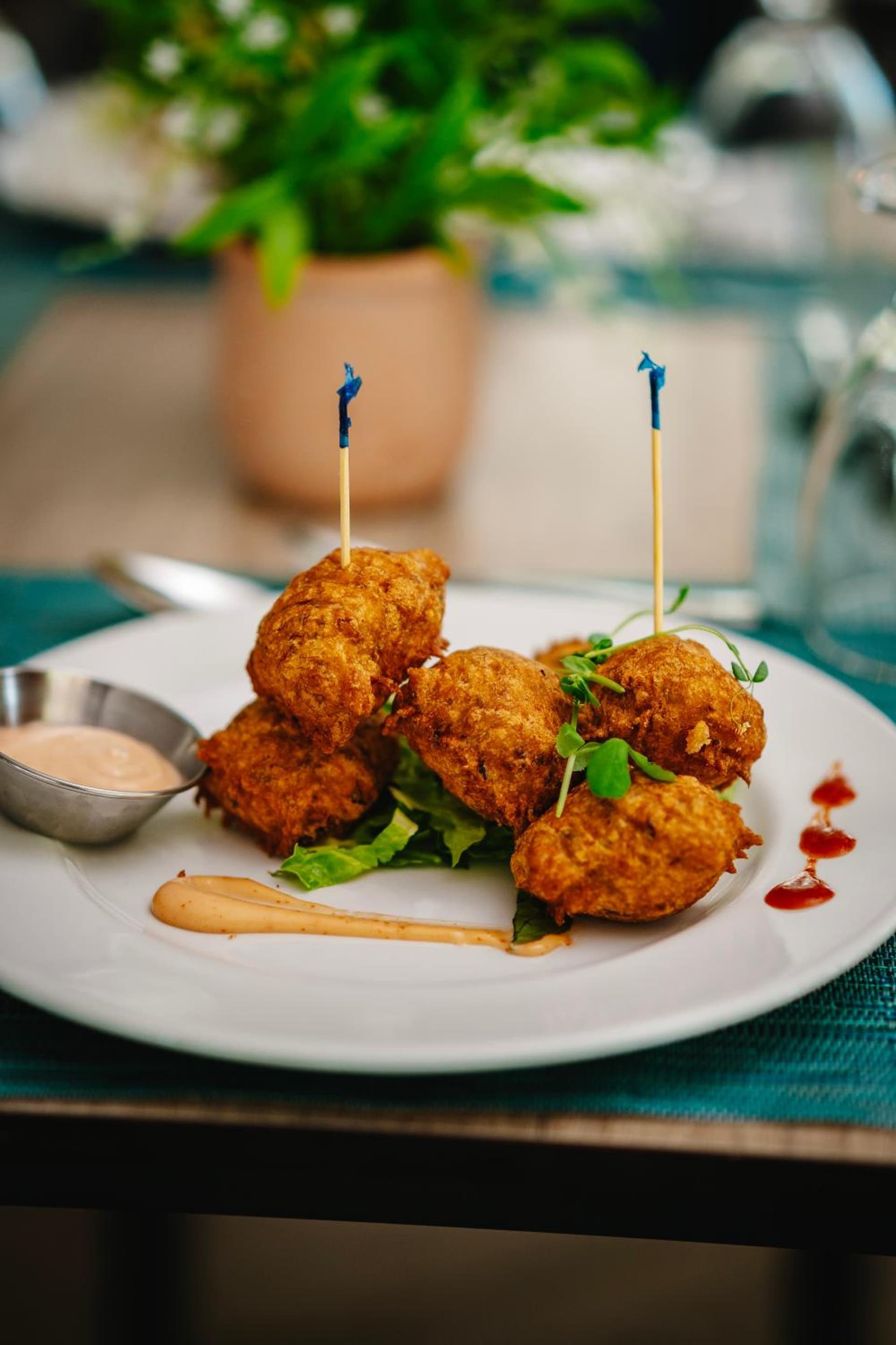 Coconut Court Beach Hotel - Photo 18