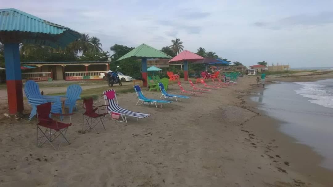 Ocean Breeze Hotel & Restaurant - Photo 19