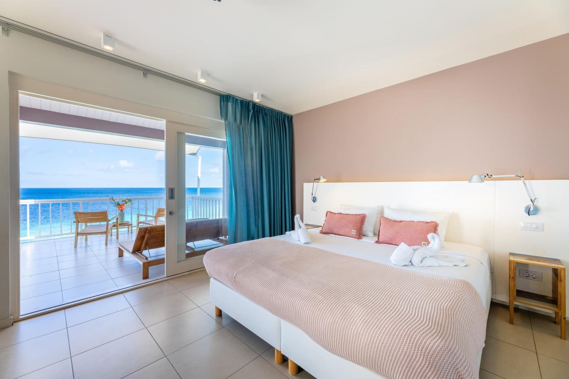 Coral Estate Luxury Resort - Photo 8