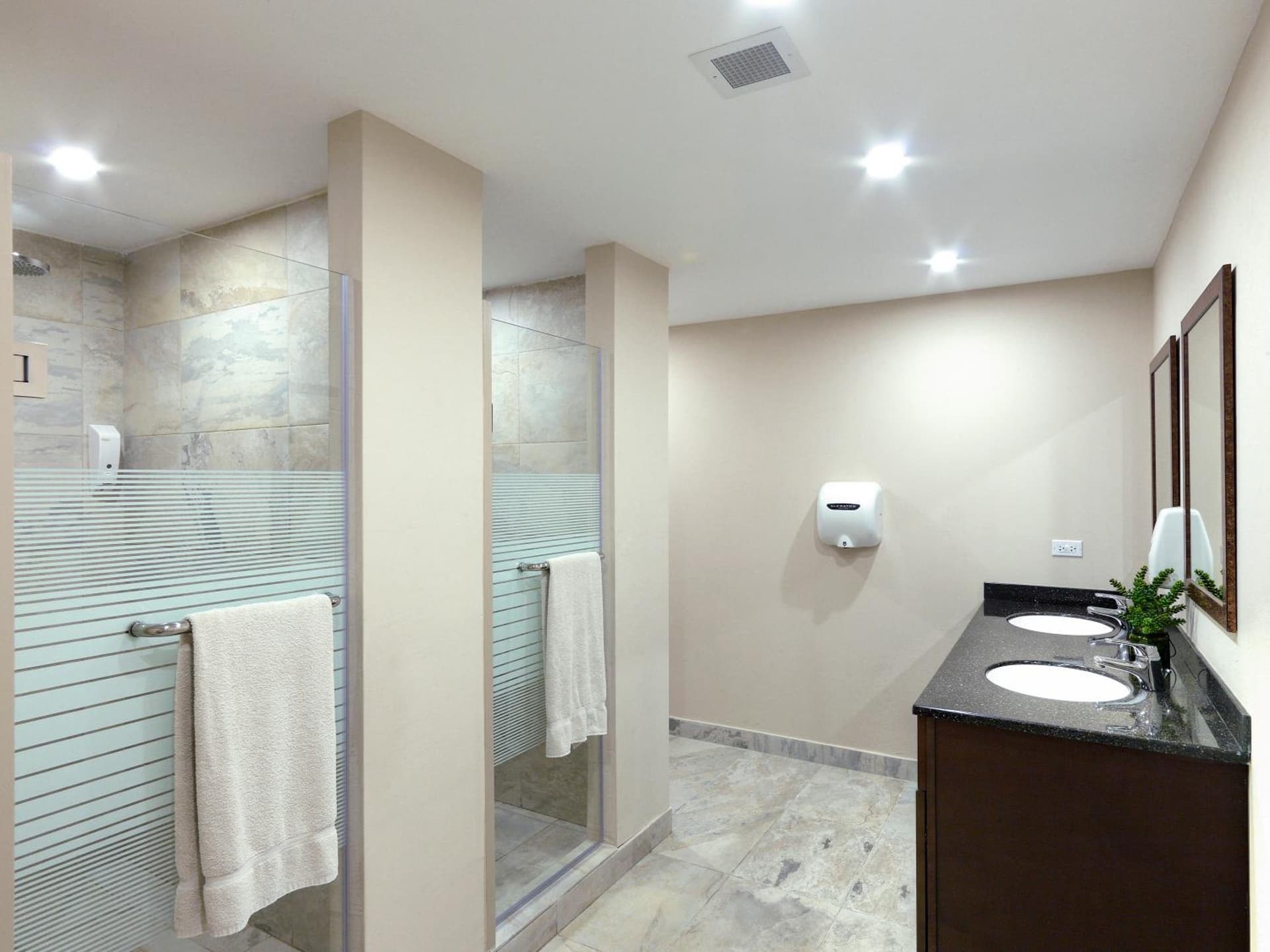 Coconut Court Beach Hotel - Photo 50