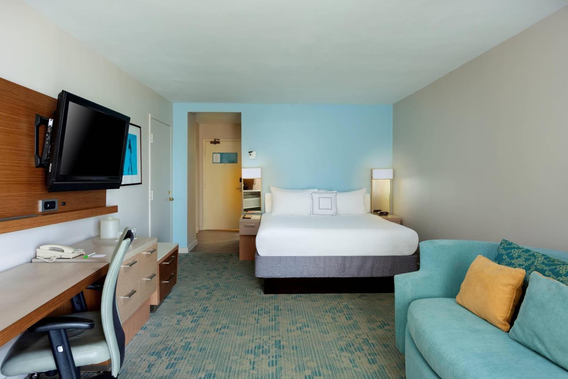 Courtyard by Marriott Isla Verde Beach Resort - Photo 18