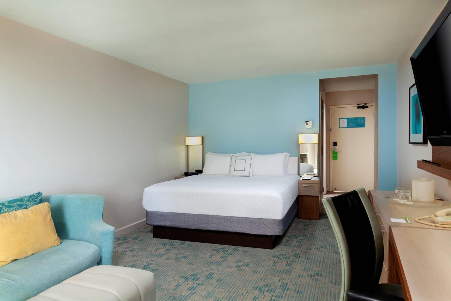 Courtyard by Marriott Isla Verde Beach Resort - Photo 17