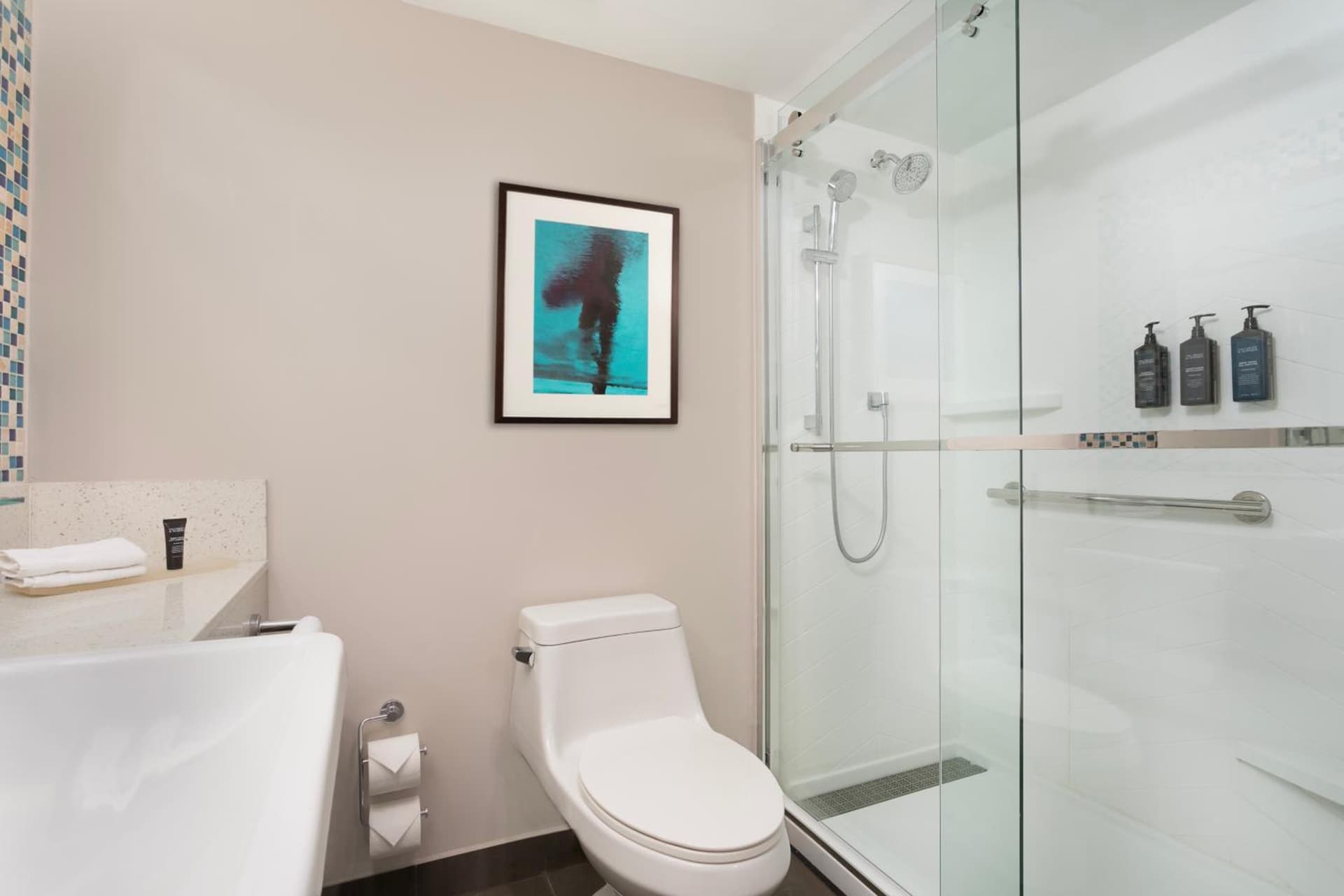 Courtyard by Marriott Isla Verde Beach Resort - Photo 2