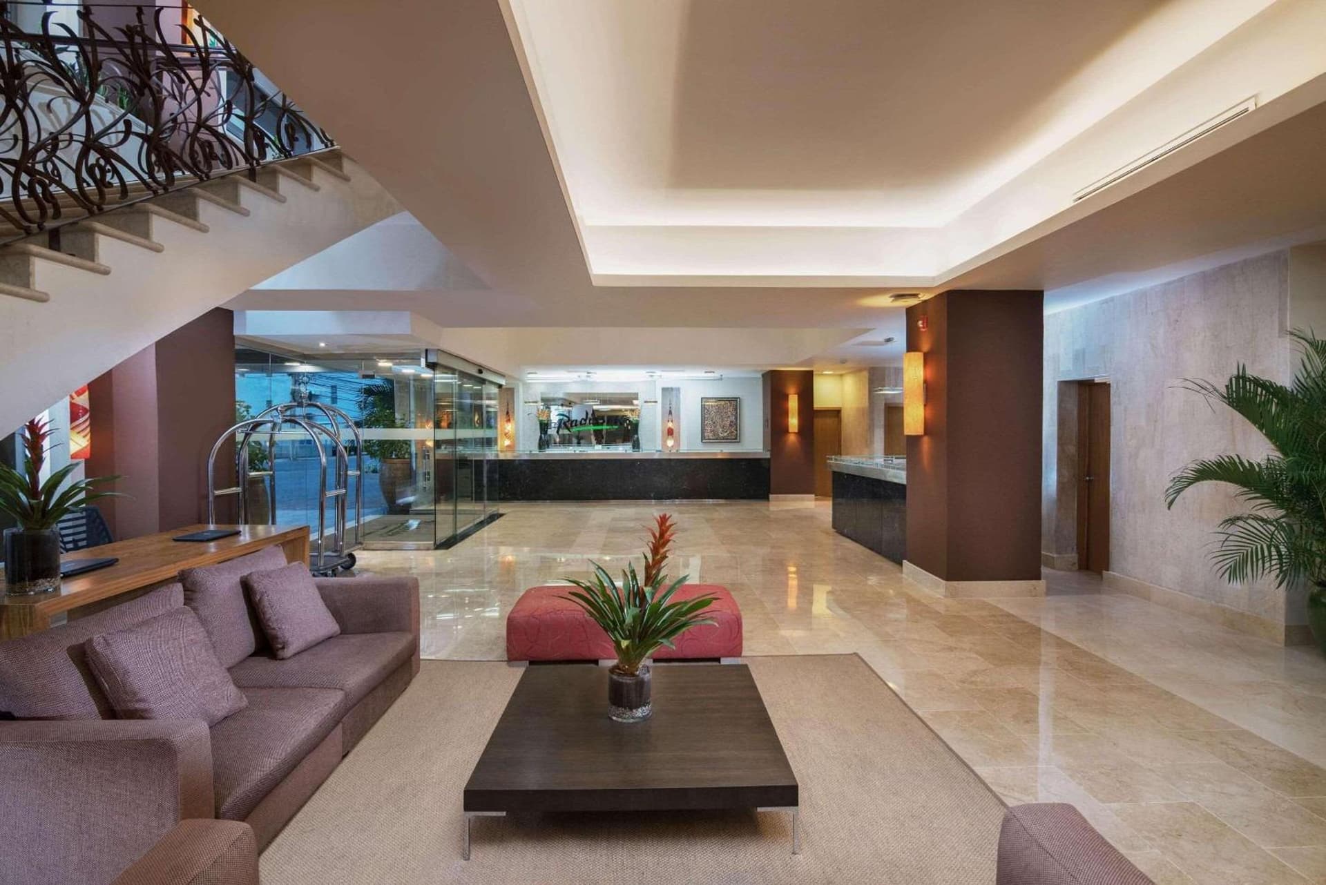 Radisson Hotel Santo Domingo - Photo 2