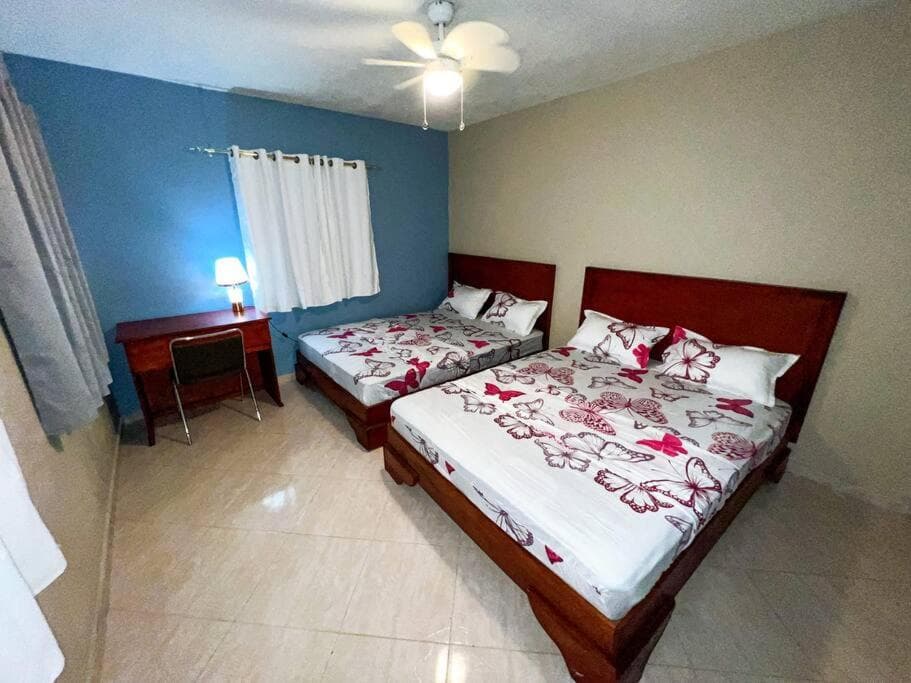 Hébergement Confortable avec Jardin Restaurant et Services 24h24 - Photo 1