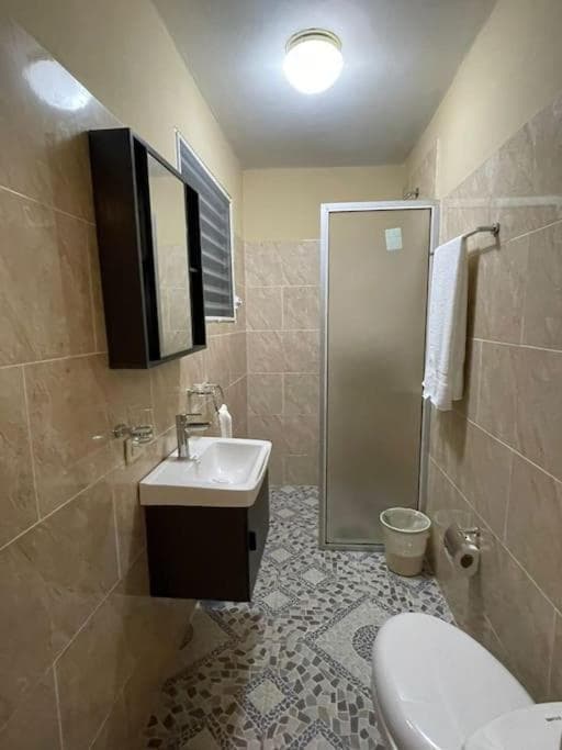 Hébergement Confortable avec Jardin Restaurant et Services 24h24 - Photo 25