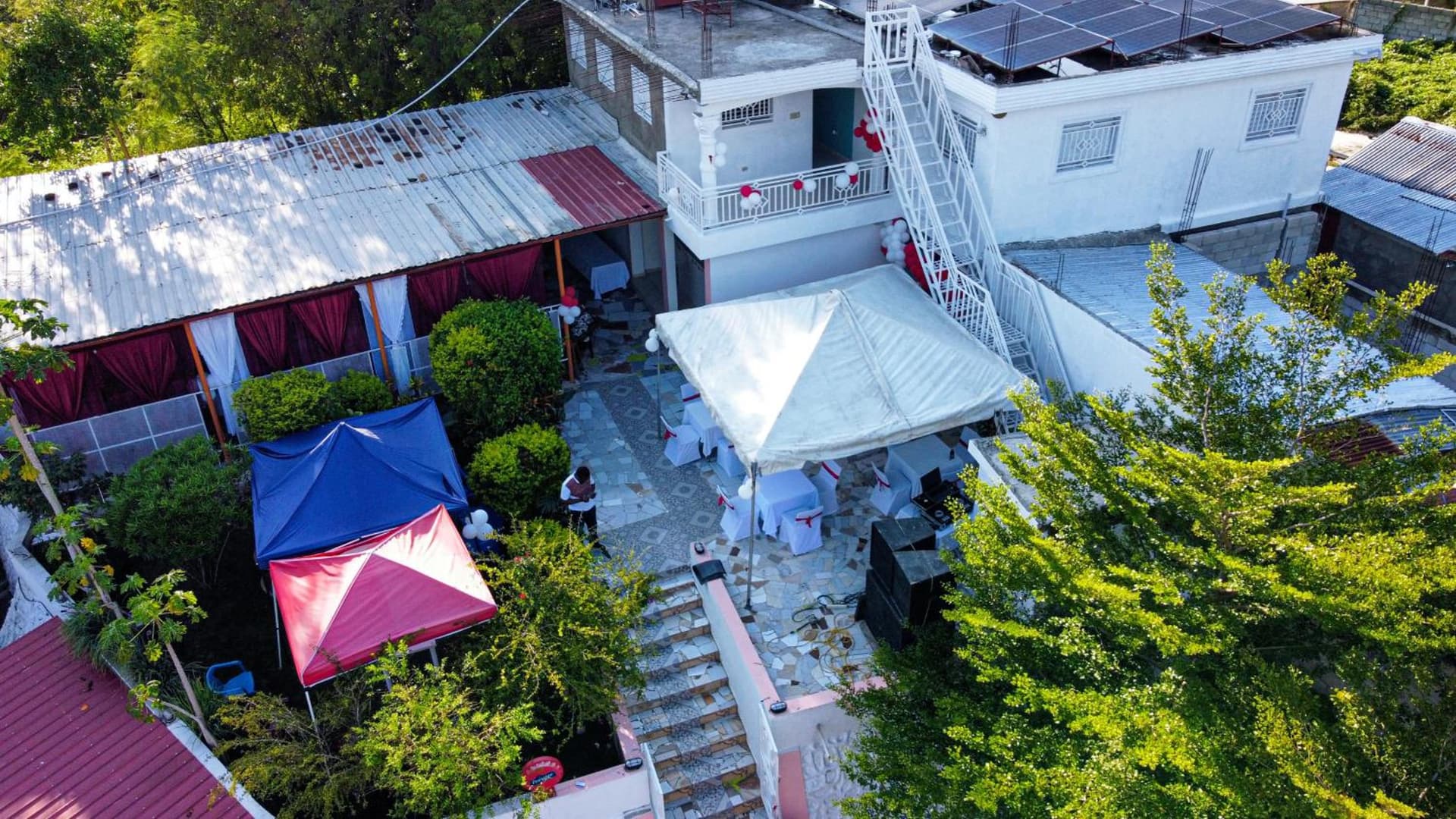 Hébergement Confortable avec Jardin Restaurant et Services 24h24 - Photo 3