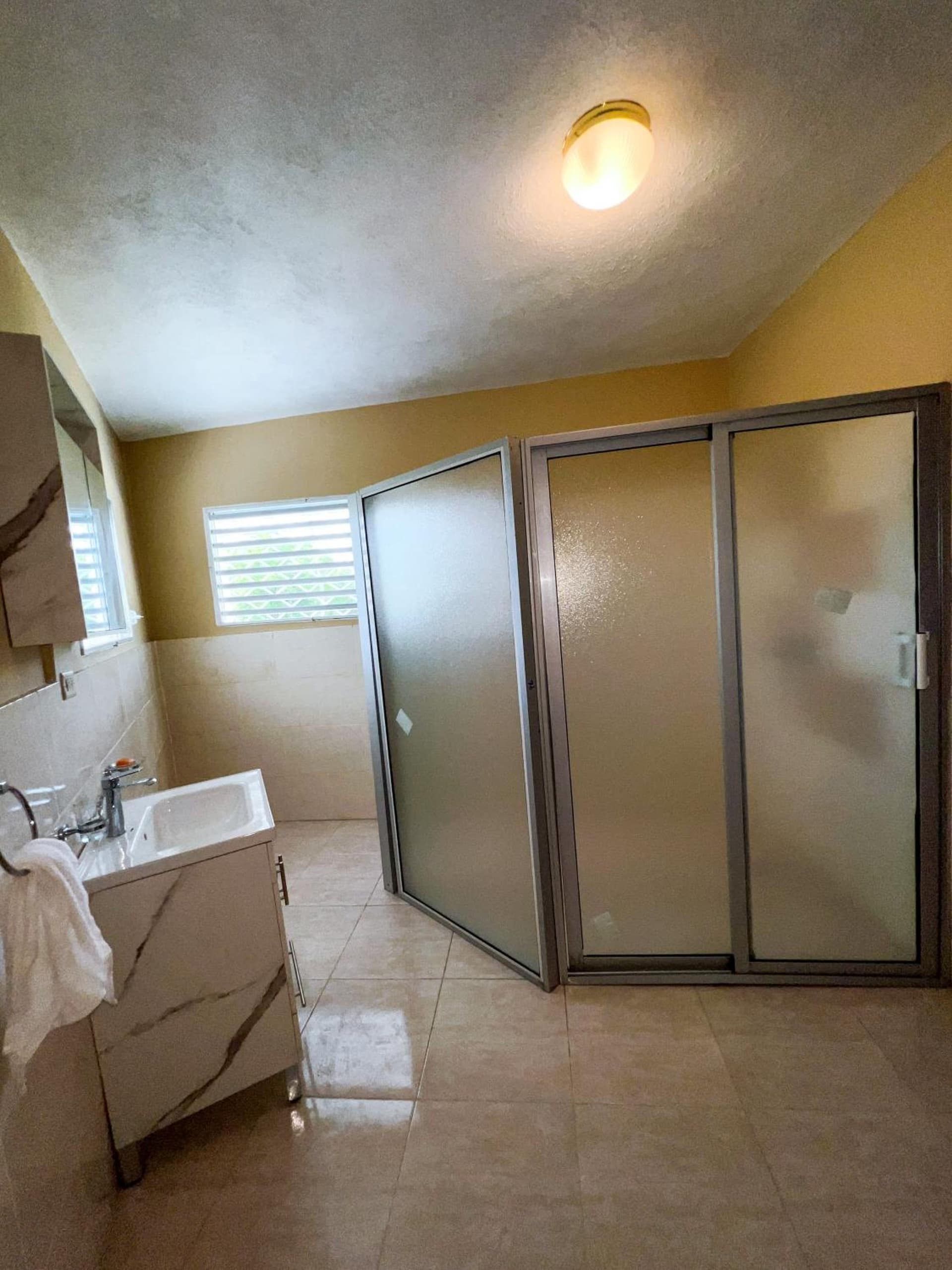 Hébergement Confortable avec Jardin Restaurant et Services 24h24 - Photo 30