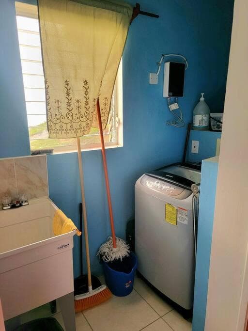 Seaview Guesthouse Apt #2 - Photo 9