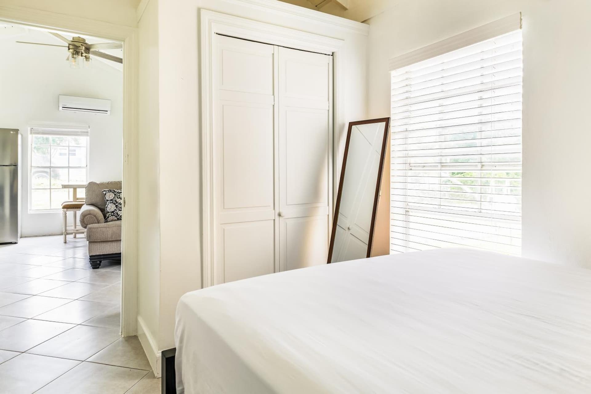 Tropical Bottle Creek Getaway with Kitchen, Free WiFi & On-Site Parking - Photo 19