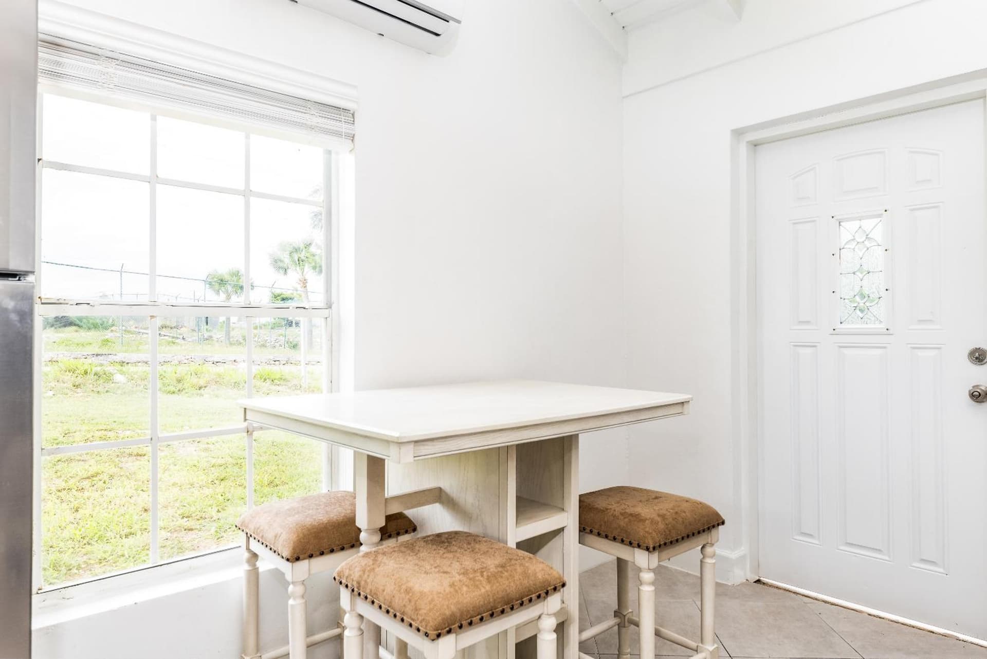 Tropical Bottle Creek Getaway with Kitchen, Free WiFi & On-Site Parking - Photo 22