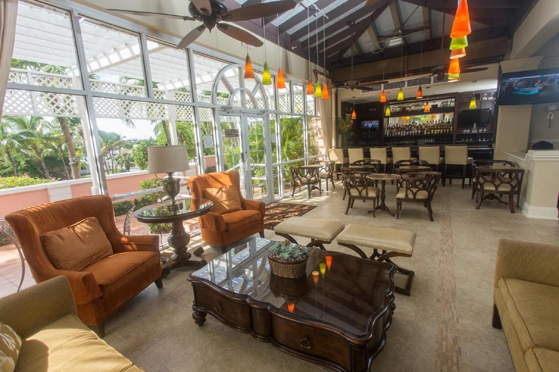 Comfort Suites Paradise Island - Photo 20