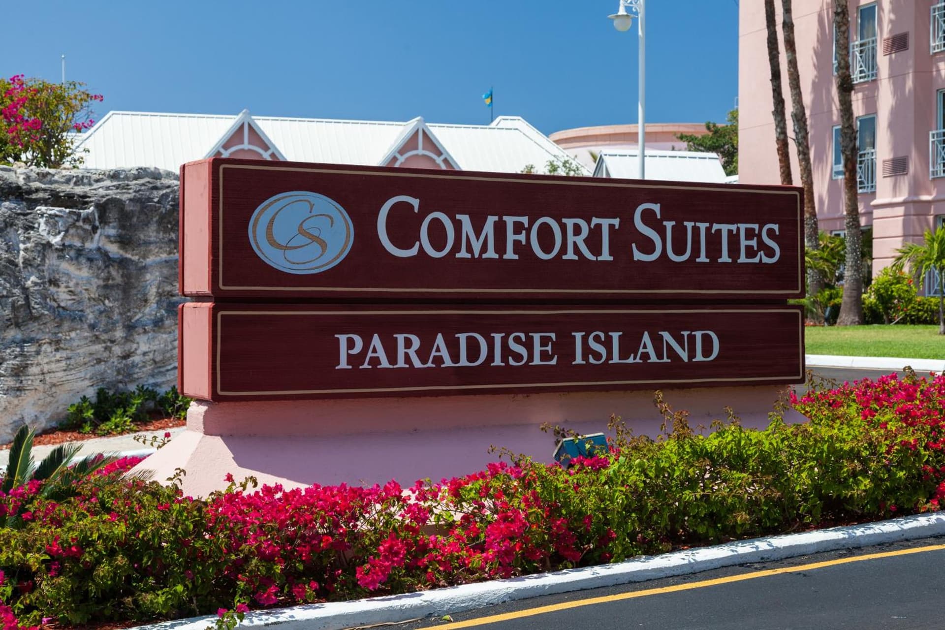 Comfort Suites Paradise Island - Photo 10