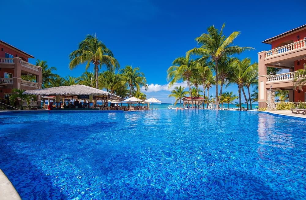 Infinity Bay Spa & Beach Resort - Photo 40