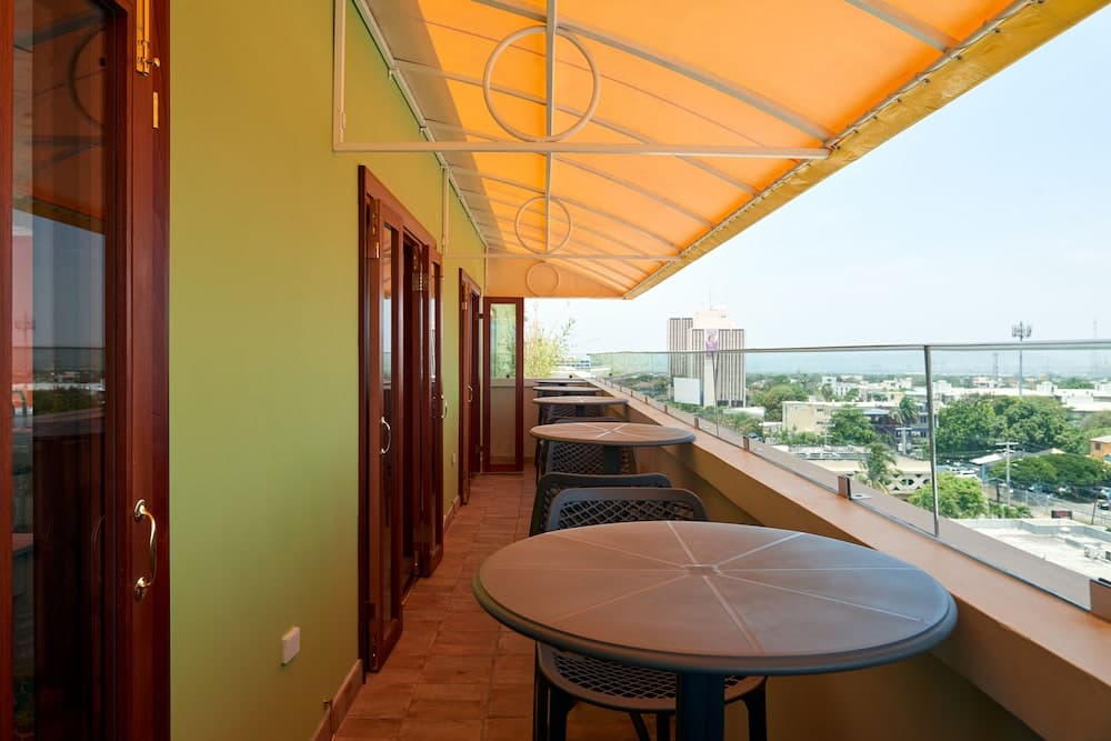 R Hotel Kingston - Photo 48