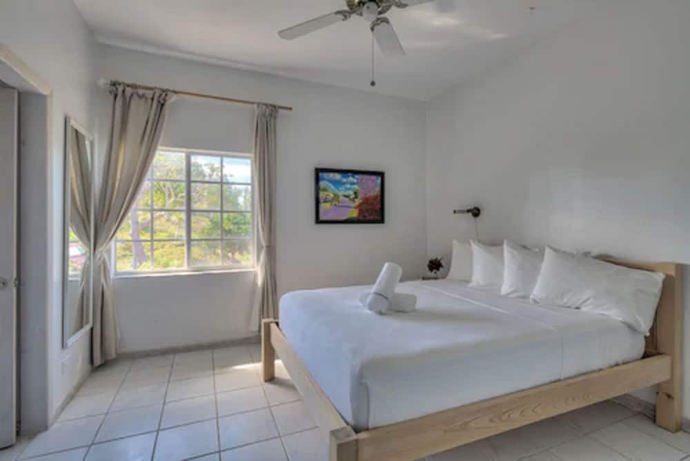 La Bougainvillea Hotel and Villas - Photo 26