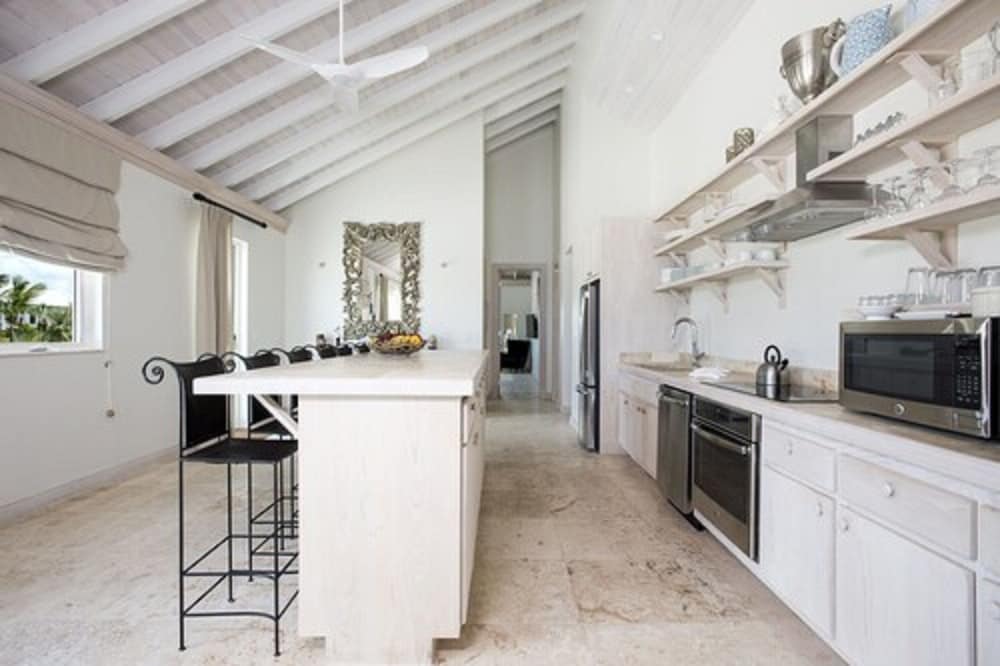 La Bougainvillea Hotel and Villas - Photo 59