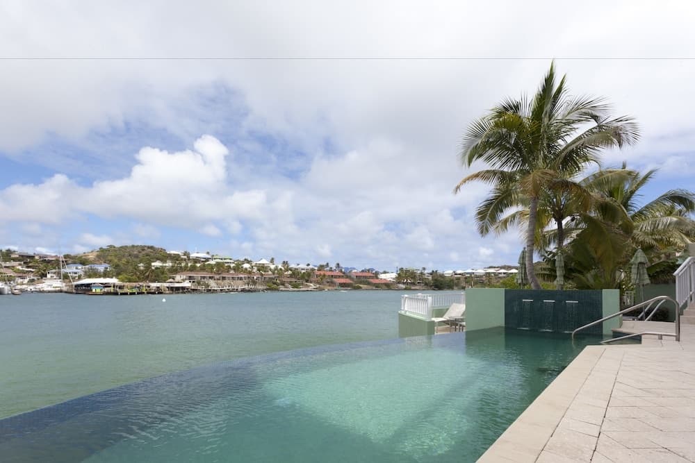 Oyster Bay Beach Resort - Photo 67