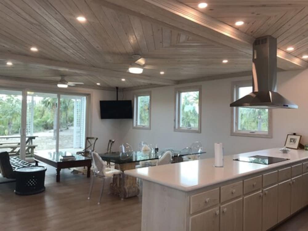 La Bougainvillea Hotel and Villas - Photo 80