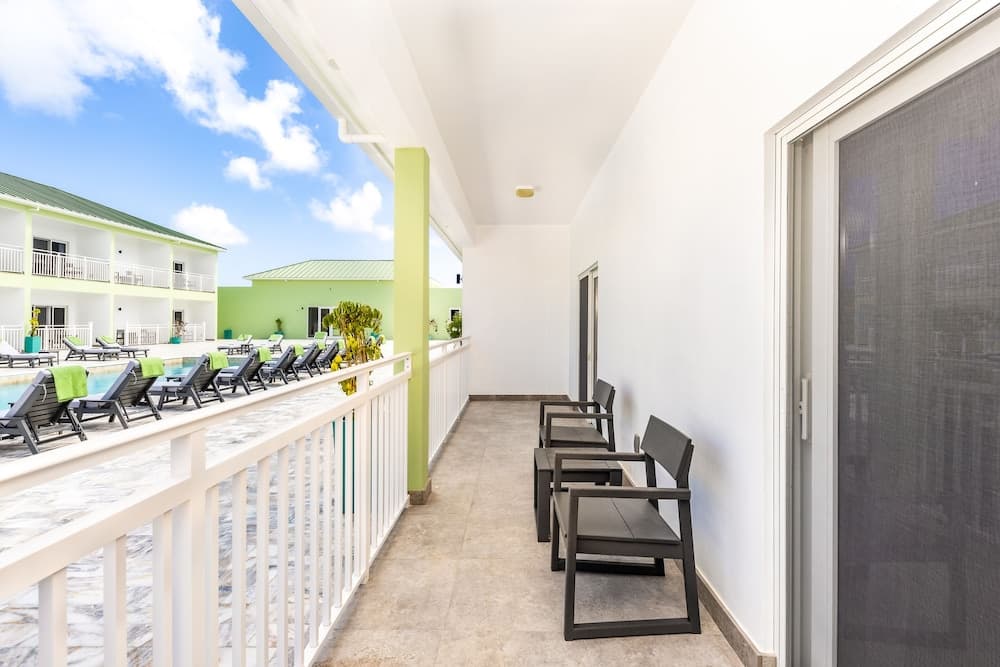 Ocean Breeze Resort - Photo 6