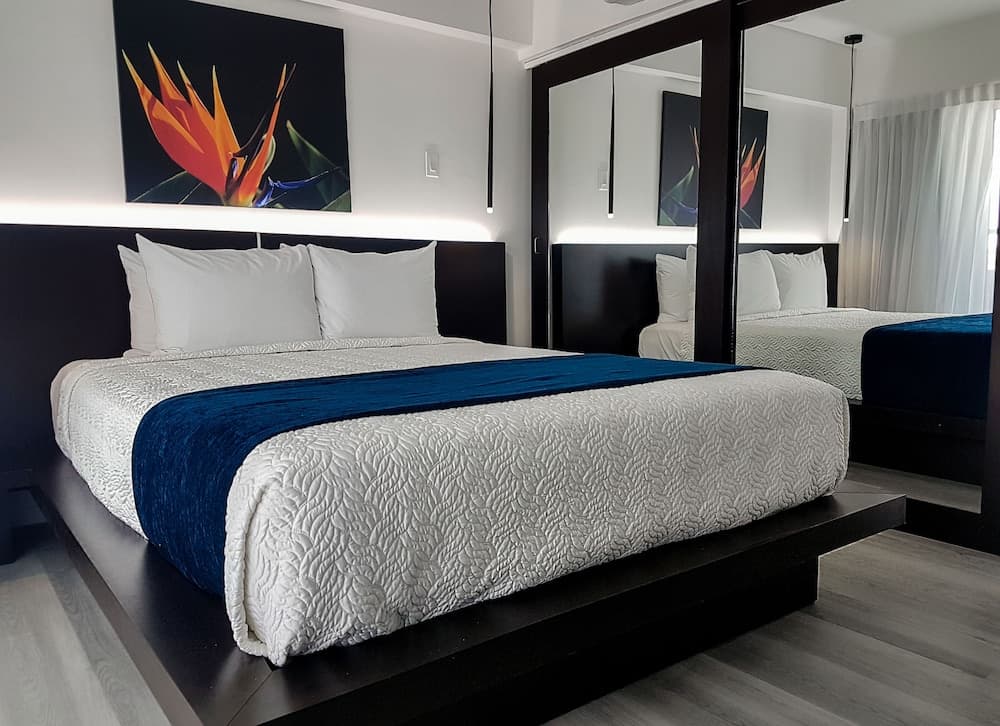 R Hotel Kingston - Photo 4