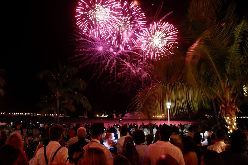 Holland House Beach Hotel - Photo 40