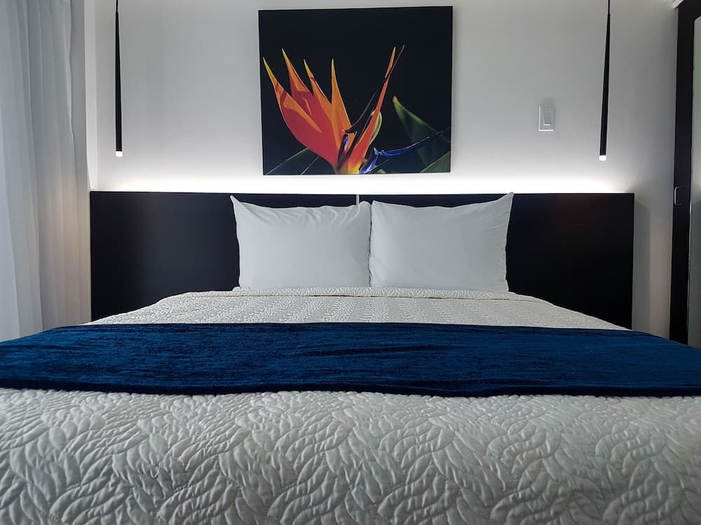 R Hotel Kingston - Photo 8