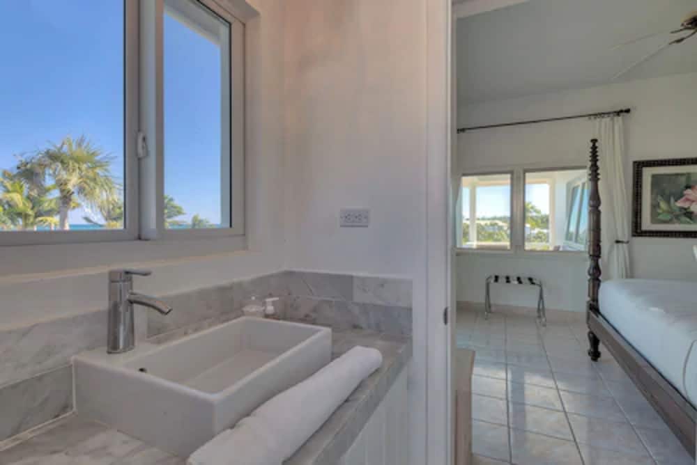 La Bougainvillea Hotel and Villas - Photo 21