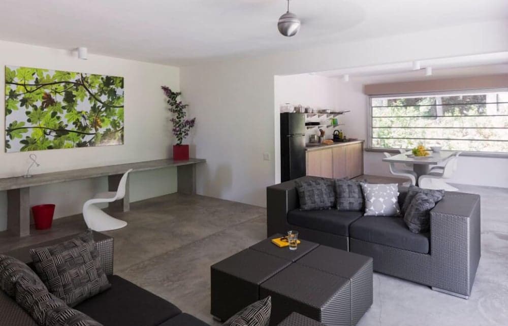 Hix Island House - Photo 17