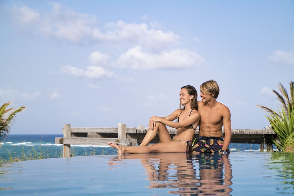 The Crane Resort - Photo 2