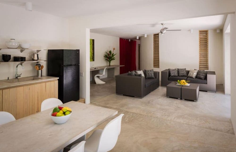 Hix Island House - Photo 16