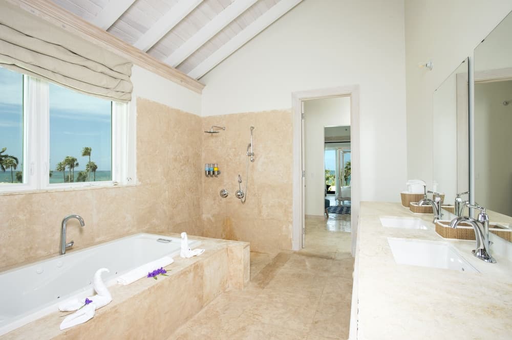 La Bougainvillea Hotel and Villas - Photo 190