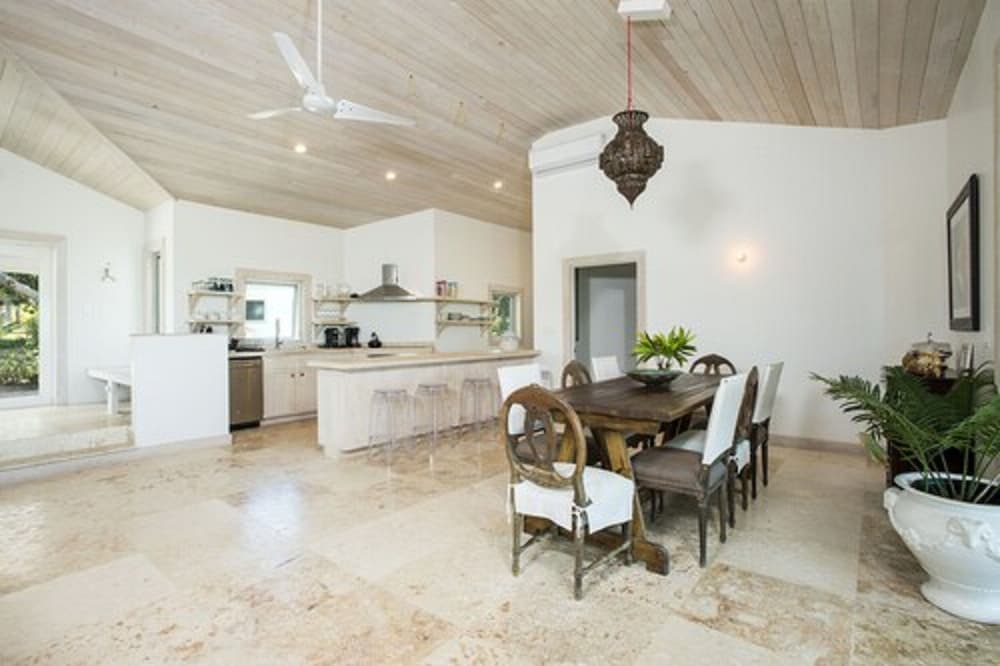 La Bougainvillea Hotel and Villas - Photo 173