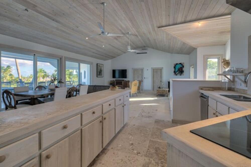 La Bougainvillea Hotel and Villas - Photo 47