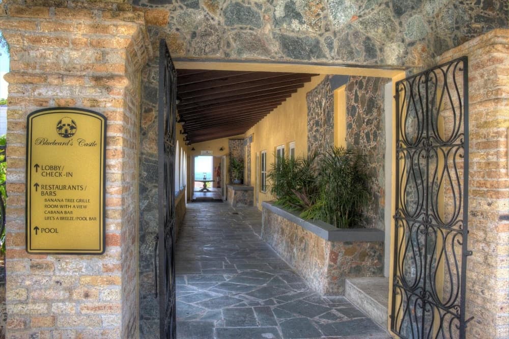 Castle Villas at Bluebeard's - Photo 41