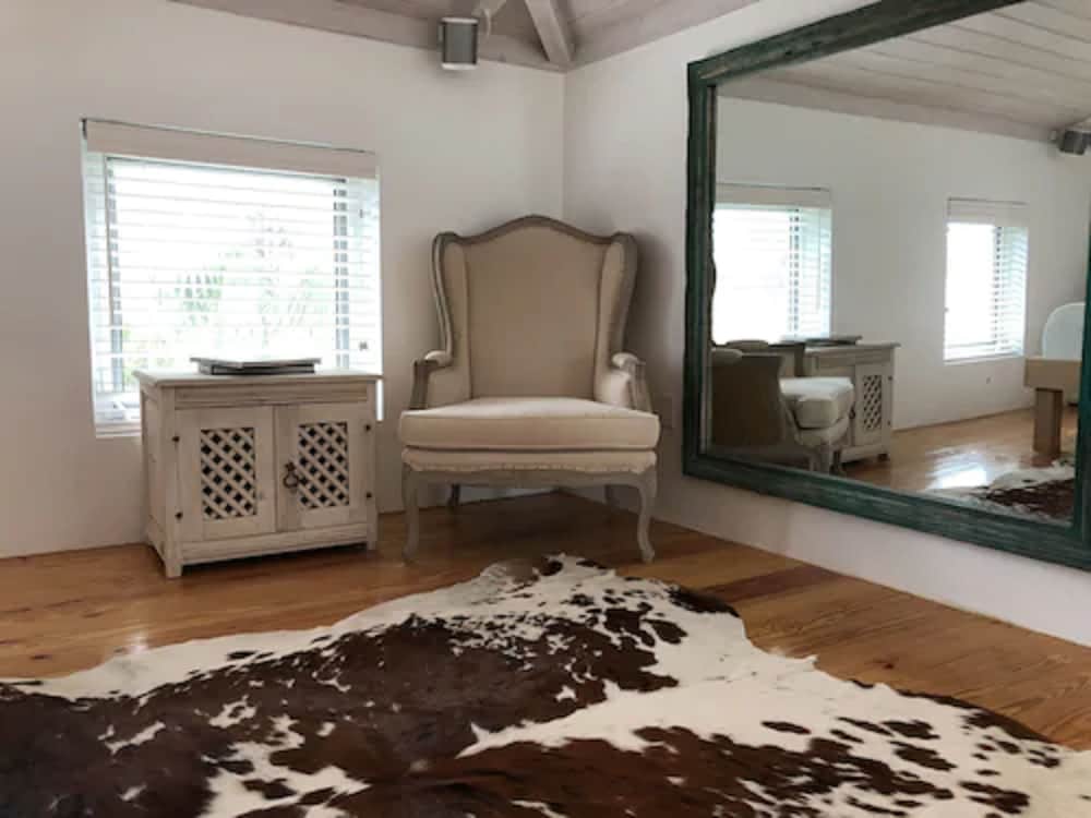 La Bougainvillea Hotel and Villas - Photo 43