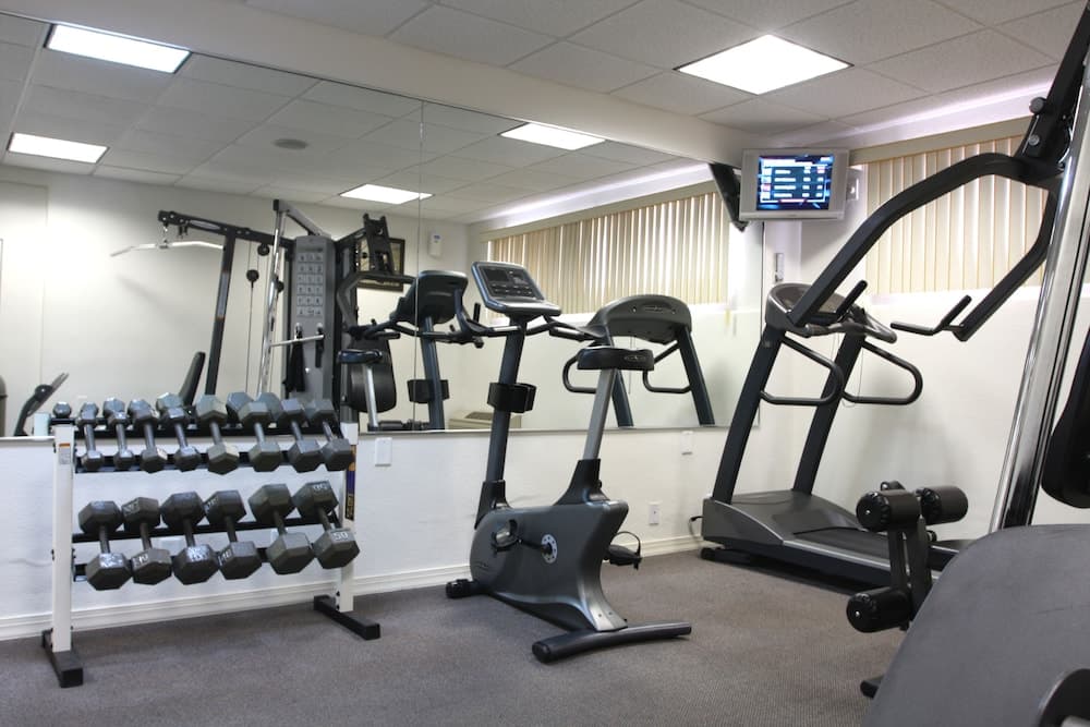 Castaways Resort and Suites - Photo 37