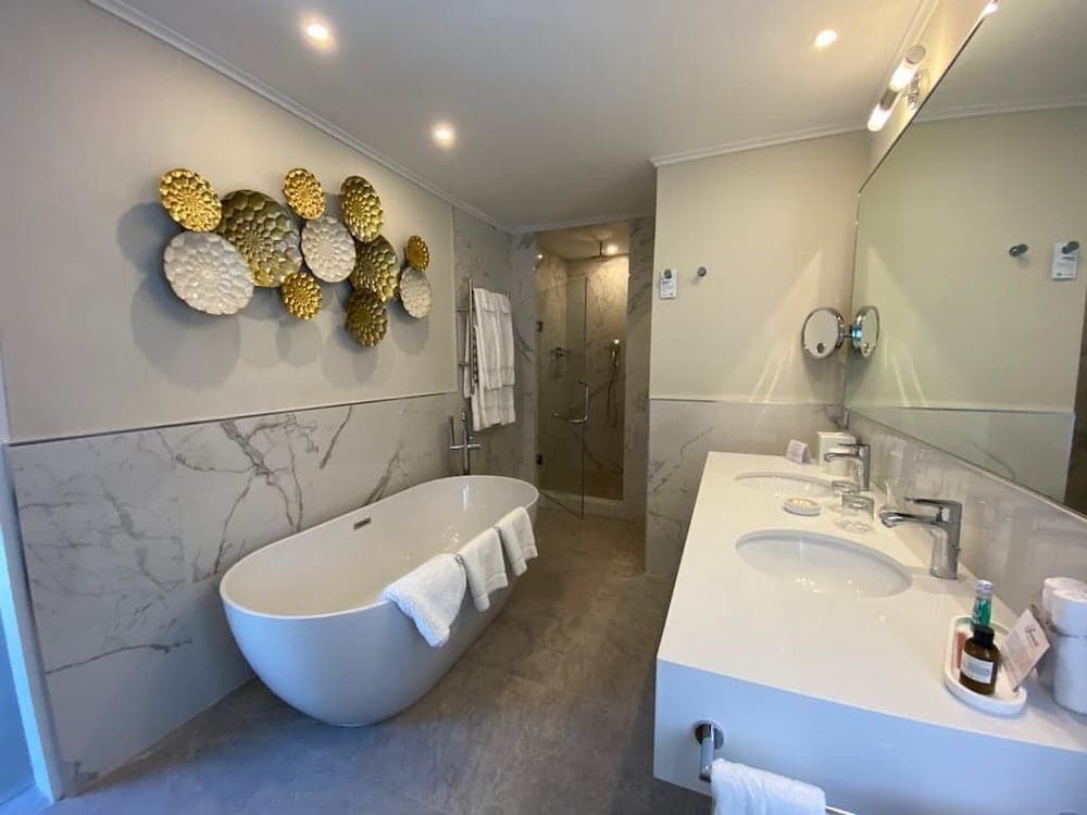 Fairmont Royal Pavilion - Photo 61