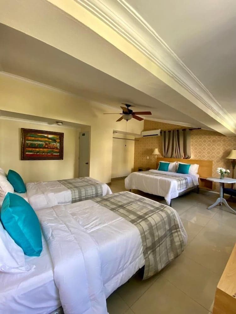 BOTANIC GARDEN HOSTAL - Photo 8