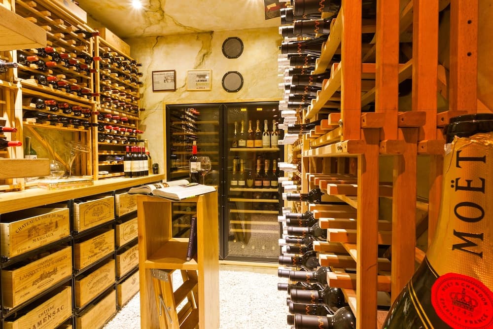 Holland House Beach Hotel - Photo 33