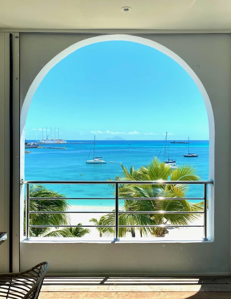 Holland House Beach Hotel - Photo 64