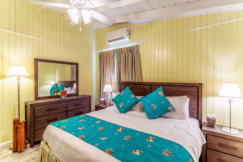 Sebastian's on the Beach - Photo 9