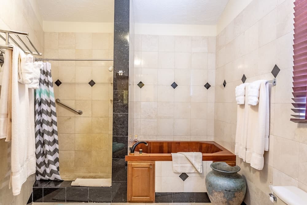 Sebastian's on the Beach - Photo 43