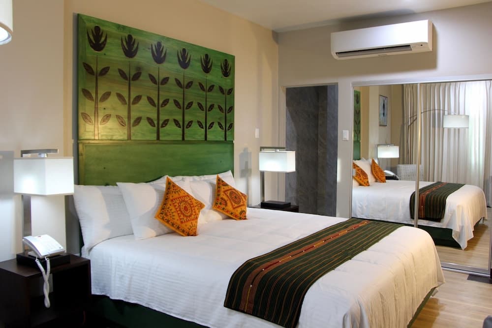 R Hotel Kingston - Photo 3