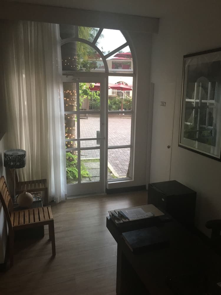 S Hotel Kingston - Photo 32