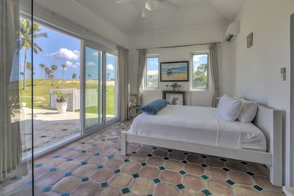 La Bougainvillea Hotel and Villas - Photo 8