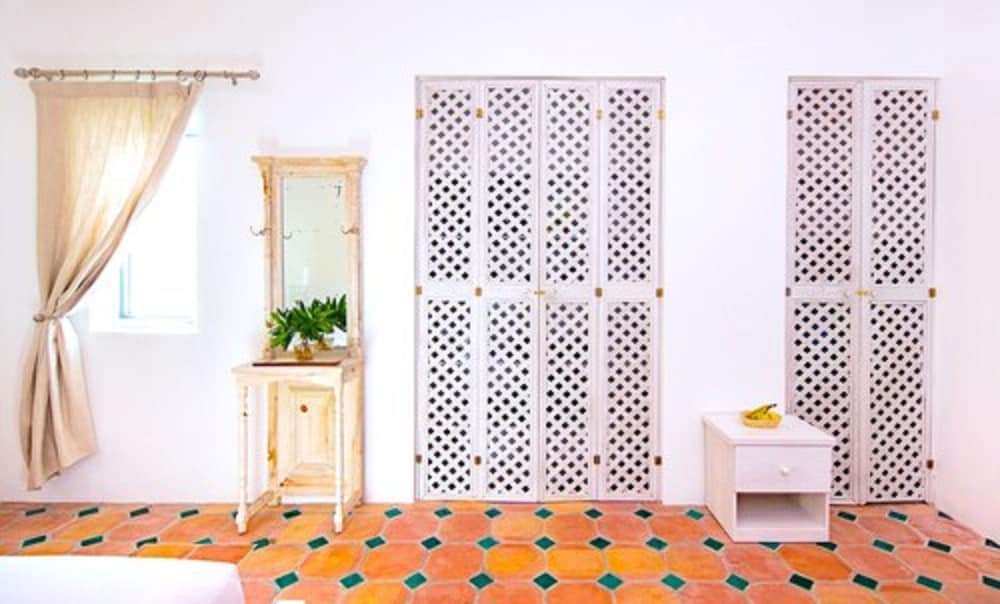 La Bougainvillea Hotel and Villas - Photo 36