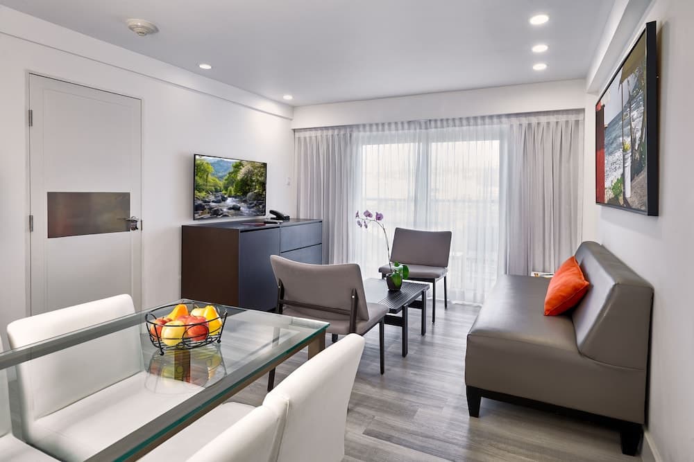 R Hotel Kingston - Photo 12