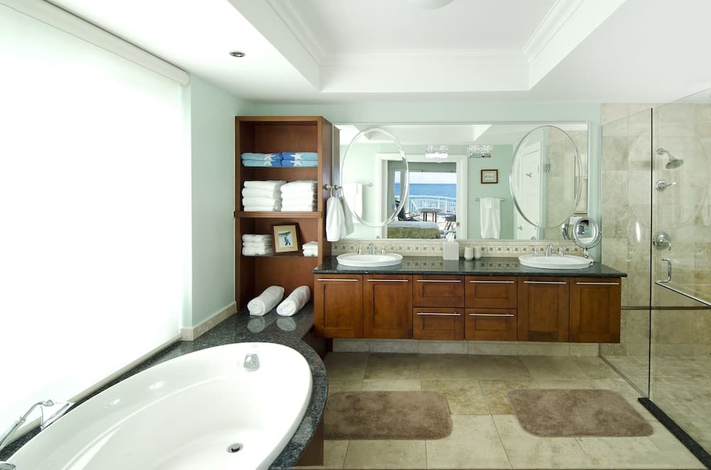 Oyster Bay Beach Resort - Photo 80