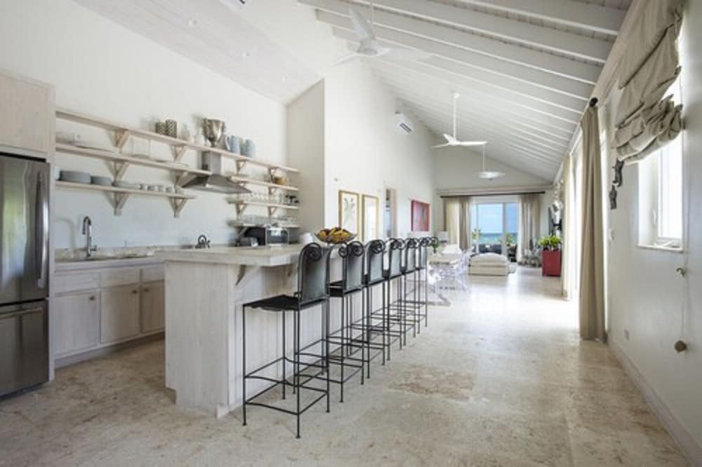 La Bougainvillea Hotel and Villas - Photo 54